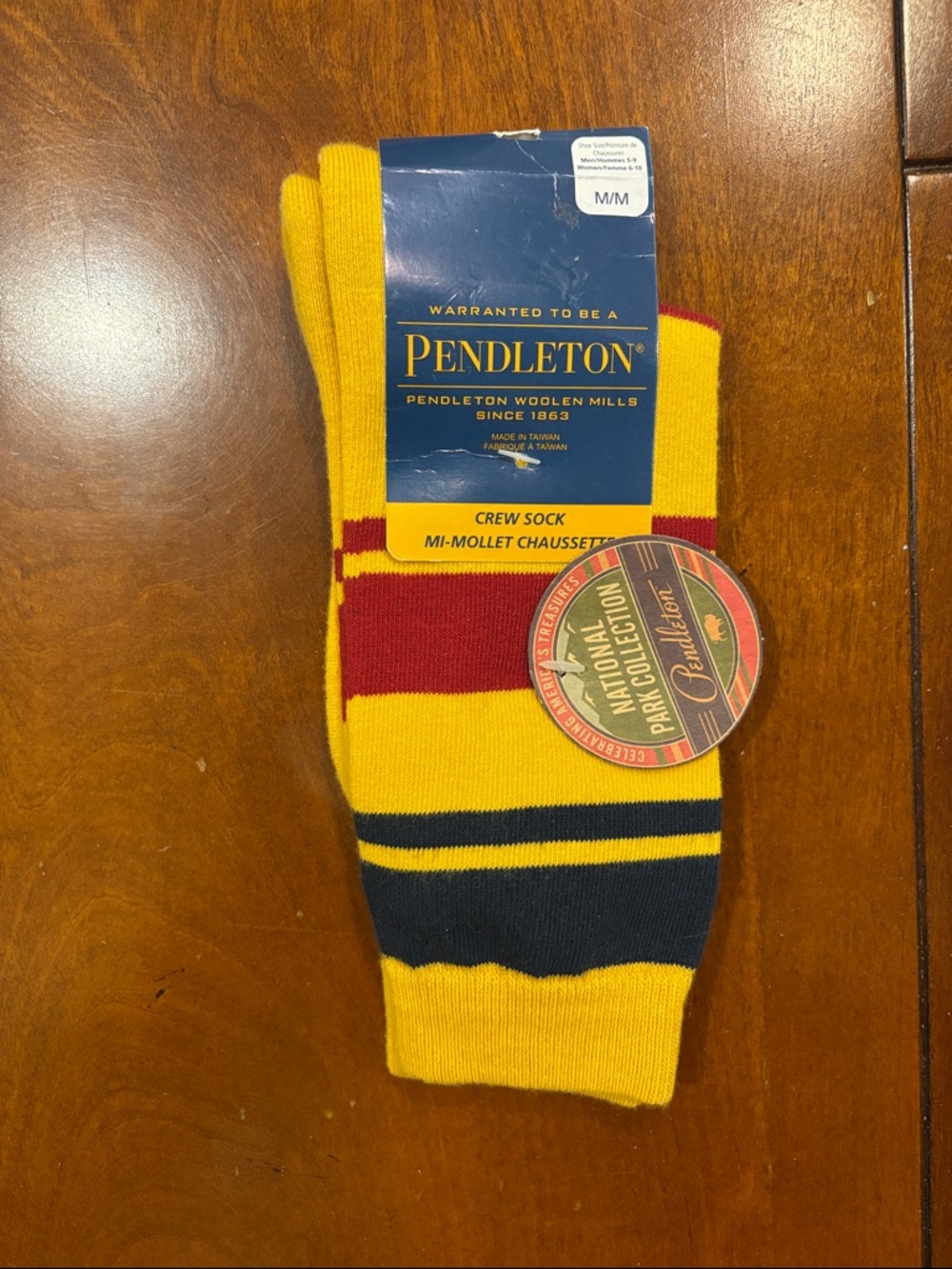 Pendleton Men’s & Women’s Yellowstone National Parks Crew Striped Socks. NWT - Picture 2 of 9